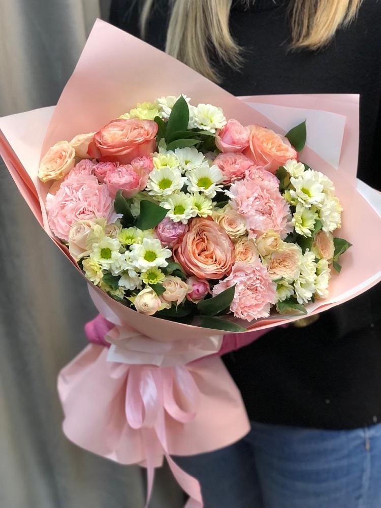 Букет цветов из: Гвоздики, Розы и Хризантемы в Тарумовке