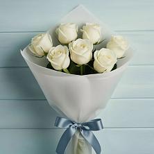 Букет 7 Белых роз Эдлесс Лав в Тарумовке