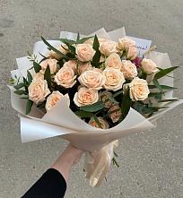 Букет Кремовые розы Латте в Тарумовке