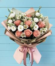 Букет цветов из:  Розы, Альстромерии и Лизиантусы в Тарумовке