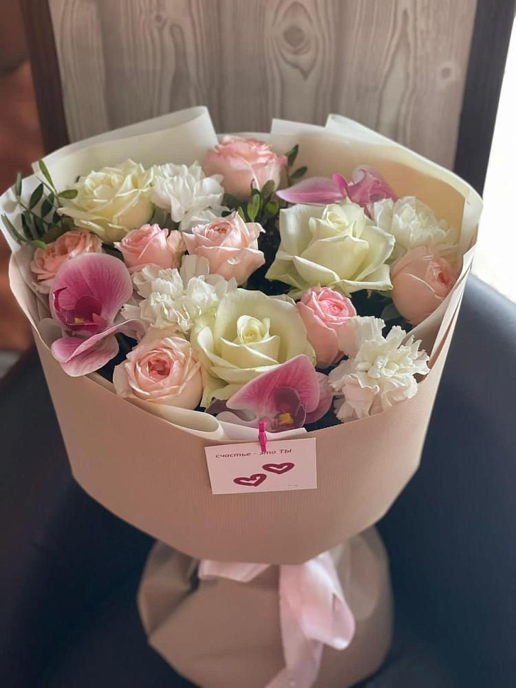 Букет цветов из: Орхидеи, Розы и Гвоздики в Тарумовке