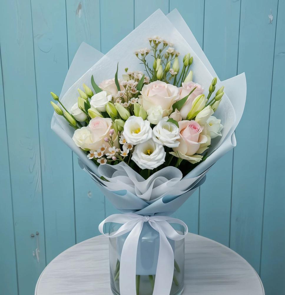 Букет цветов из: Розы и Лизиантусы в Тарумовке