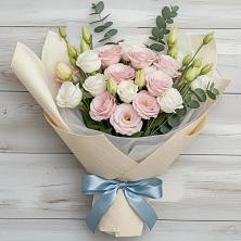 Букет цветов из:  Лизиантусы в Тарумовке