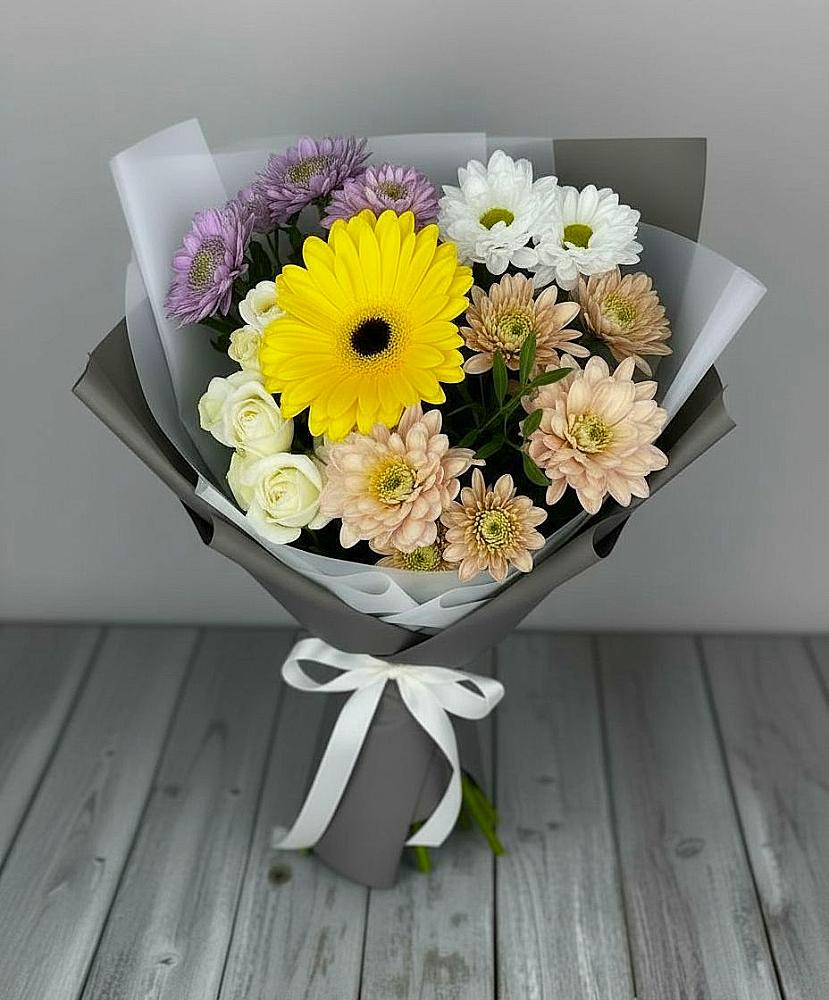 Букет цветов из: Розы, Герберы и Хризантемы в Тарумовке