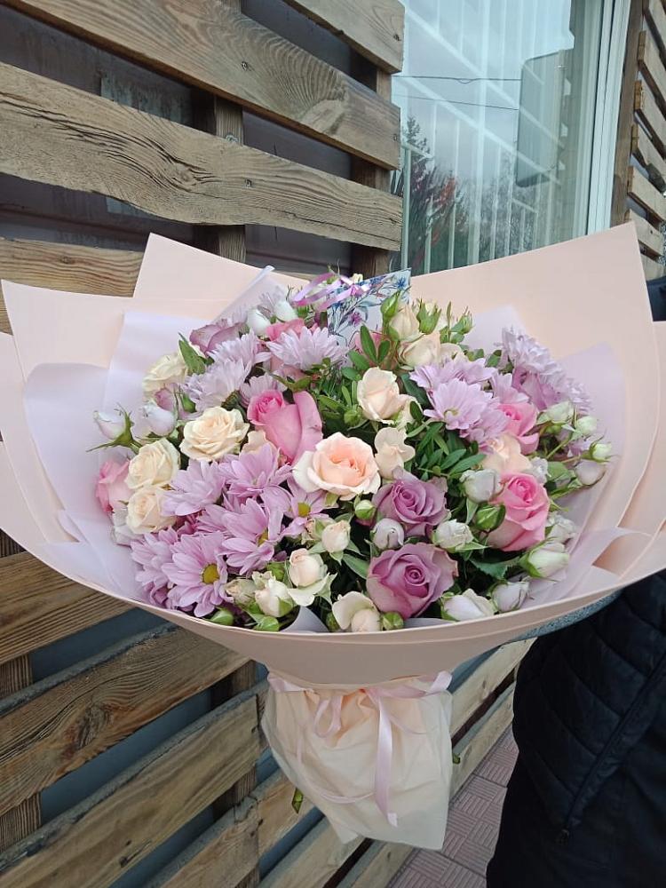 Букет цветов из: Розы и Хризантемы в Тарумовке