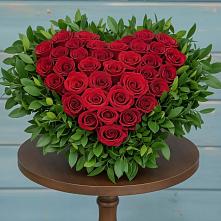 Цветочная композиция из Розы в виде сердца в Тарумовке