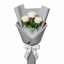 Букет 3 белые розы в Тарумовке