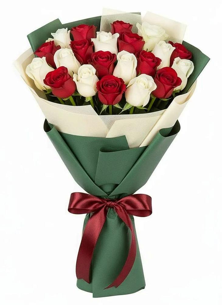 Букет Микс из красных и белых роз в Тарумовке
