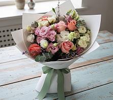 Букет цветов из:  Розы, Лизиантусы и Гвоздики в Тарумовке