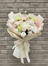 Букет цветов из:  Гвоздики, Розы, Лизиантусы и Хризантемы #REPLACE_PRED# Тарумовке