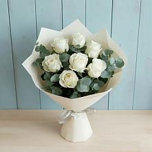 Букет Белые розы в Эвкалипте в Тарумовке
