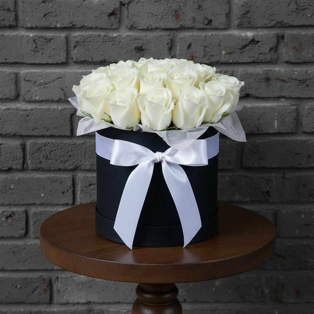 Цветочная композиция из Розы в шляпной коробке в Тарумовке