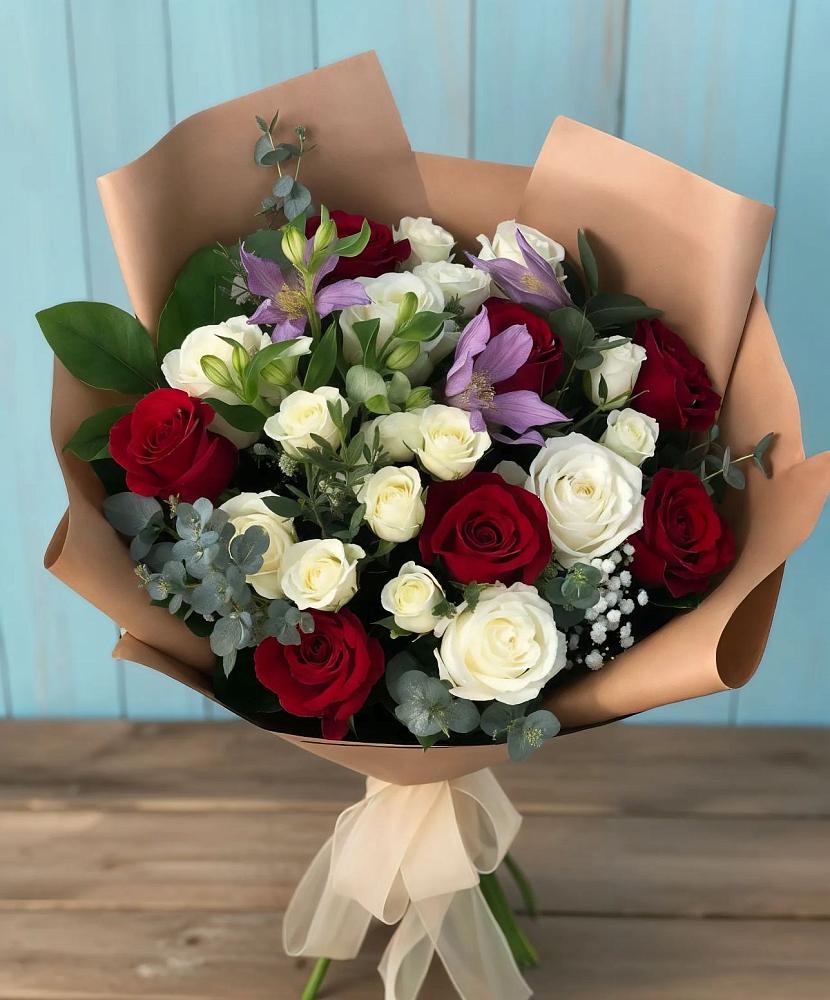 Букет цветов из: Розы и Альстромерии в Тарумовке