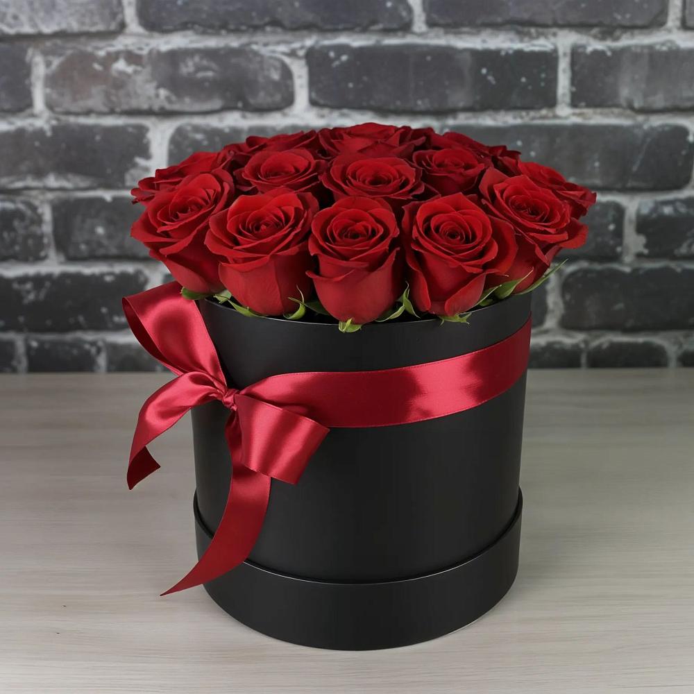 Цветочная композиция из Розы в шляпной коробке в Тарумовке