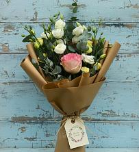 Букет цветов из:  Розы и Лизиантусы в Тарумовке