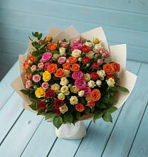 Букет Микс из разноцветных кустовых роз в Тарумовке